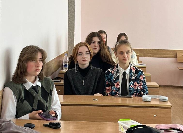 Студенти під час лекції